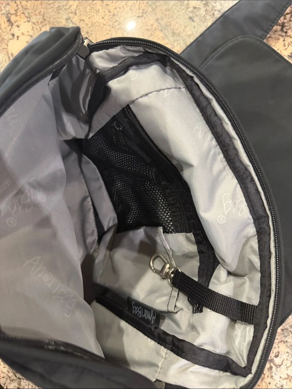 Ameribag Black Men's Messenger Crossbody Bag
